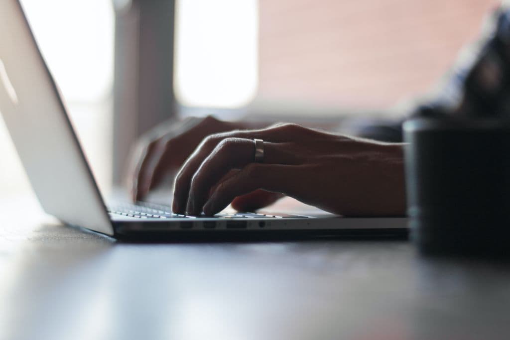 como abrir um loja online de roupas em 2024